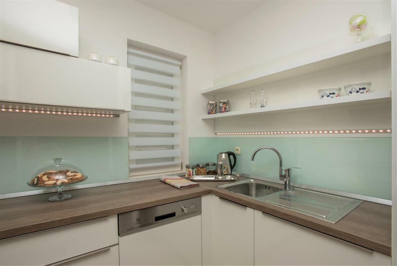 Ferienwohnung Andor - Lux, Two Beautiful Terraces With Sea & Sunset View Makarska Exterior foto